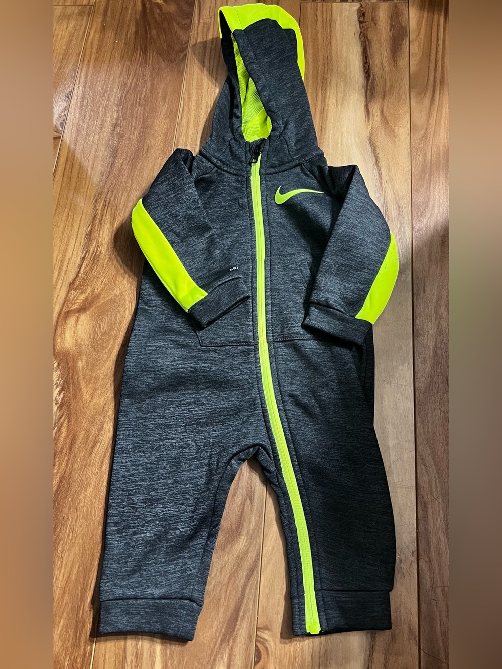 6/9M Nike Body Suit